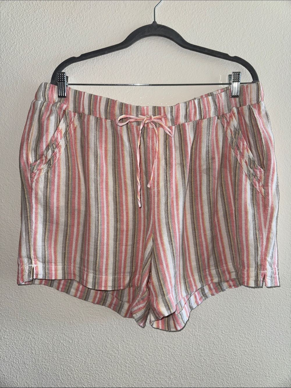 Striped High Waist flowy Shorts size XL
